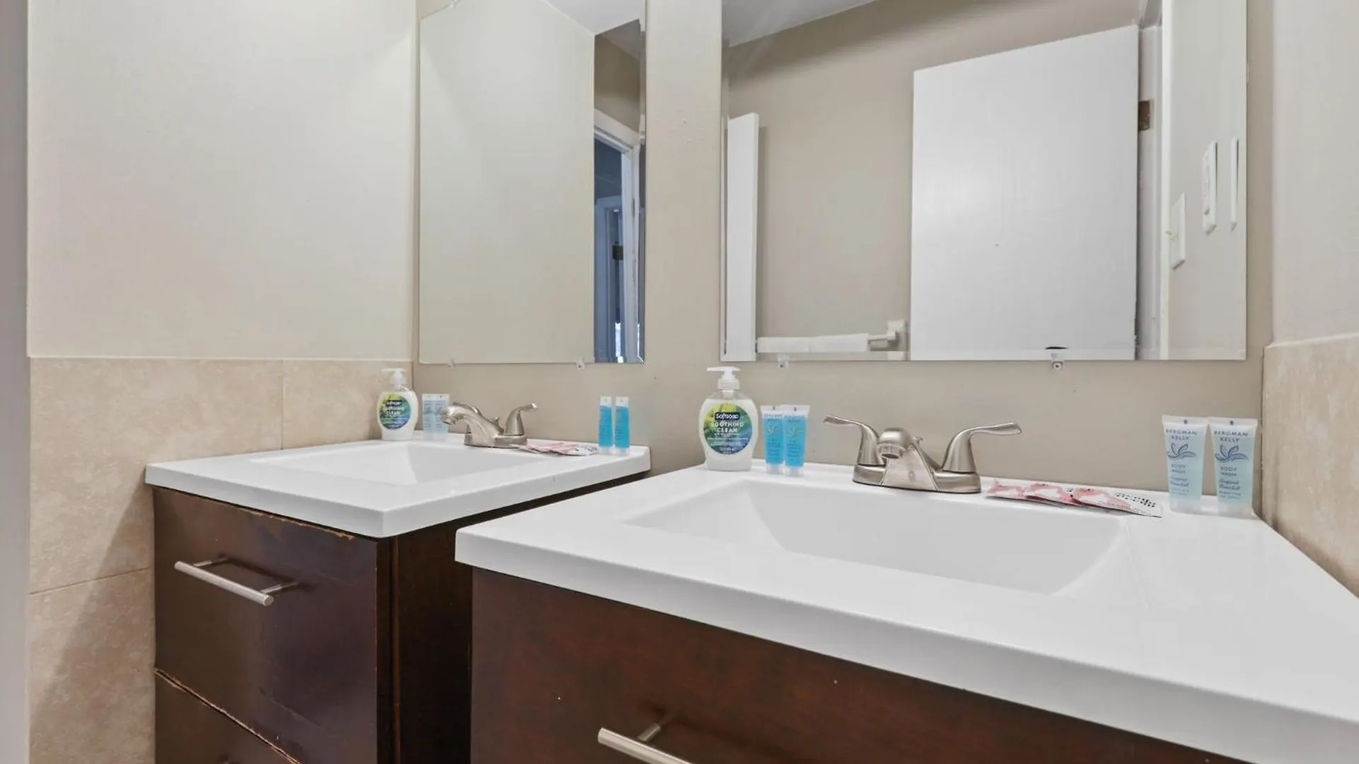Housepitality - The Woodward Park Charmer - 4Br Columbus 0*,  USA
